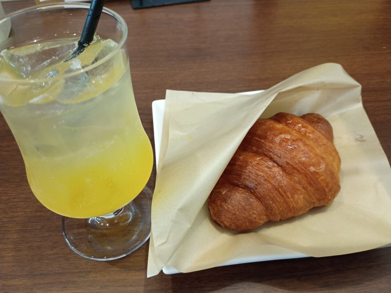 シロクマ三日月カフェ